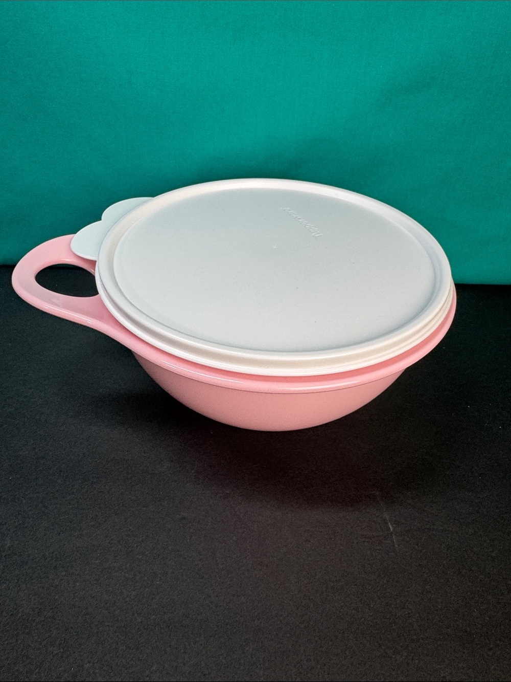 Tupperware Mini Thatsa Bowl 6 Cup Pink White Seal New